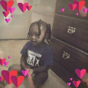 Meet your Posher, Lonia